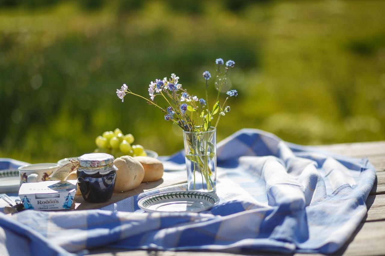 The Snug At Cornish Barn Holidays Труро Екстер'єр фото