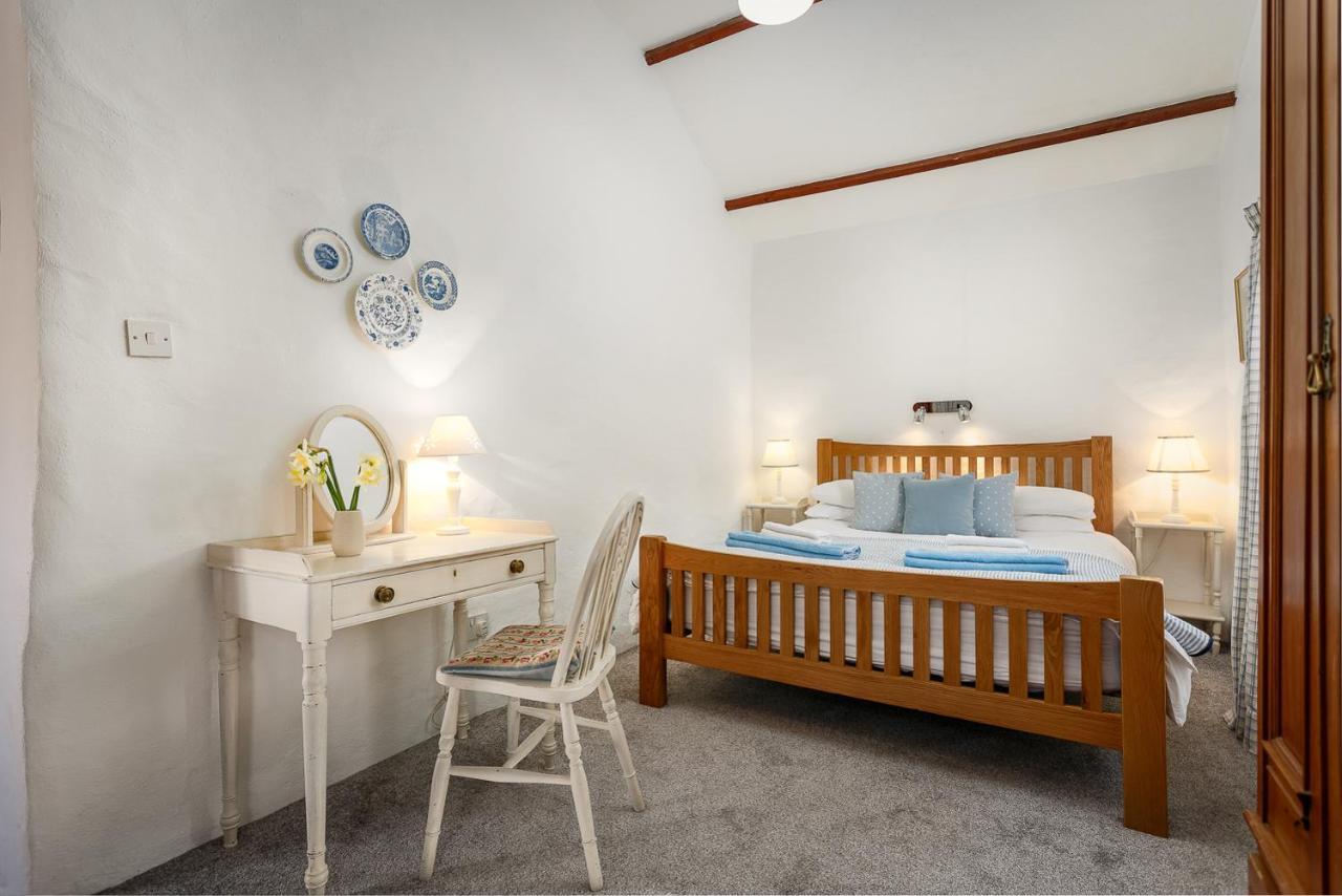 The Snug At Cornish Barn Holidays Труро Екстер'єр фото