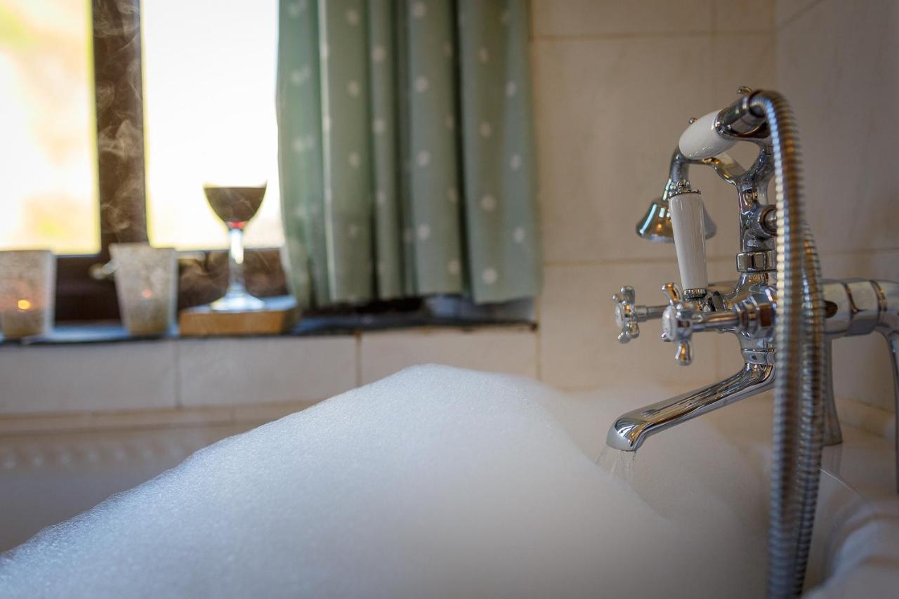 The Snug At Cornish Barn Holidays Труро Екстер'єр фото