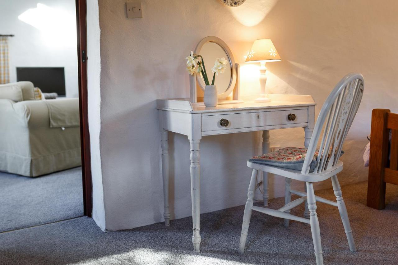 The Snug At Cornish Barn Holidays Труро Екстер'єр фото