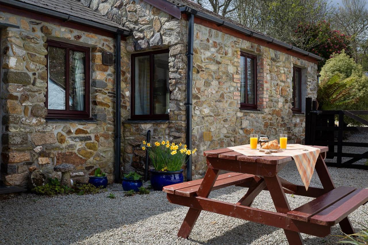 The Snug At Cornish Barn Holidays Труро Екстер'єр фото